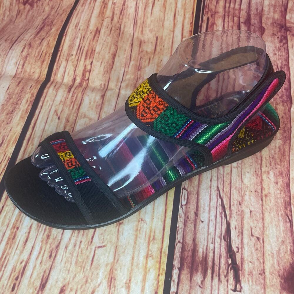 Desing Brasil size 38/7.5 fabric sandals flat colorful velcro closure